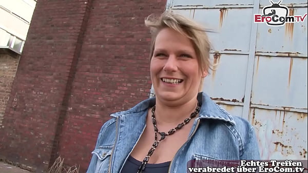 Deutsche Hausfrau von Nebenan macht Sex Casting für Geld
