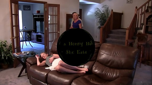 Fucking a Horny Housewife While She Eats Pussy